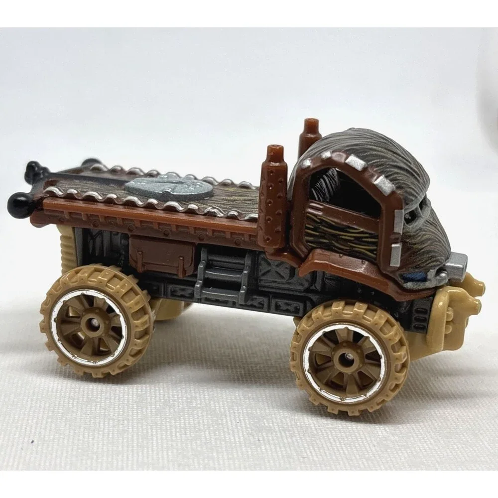 Hot Wheels Star Wars Chewbacca Truck 2014 CGW39 Chewy G50 Collectible Fan Gift - Picture 3 of 11